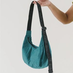 Baggu Medium Crescent in Malachite